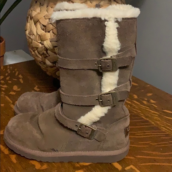 Big girl brown Ugg with 3 buckles - Picture 4 of 8